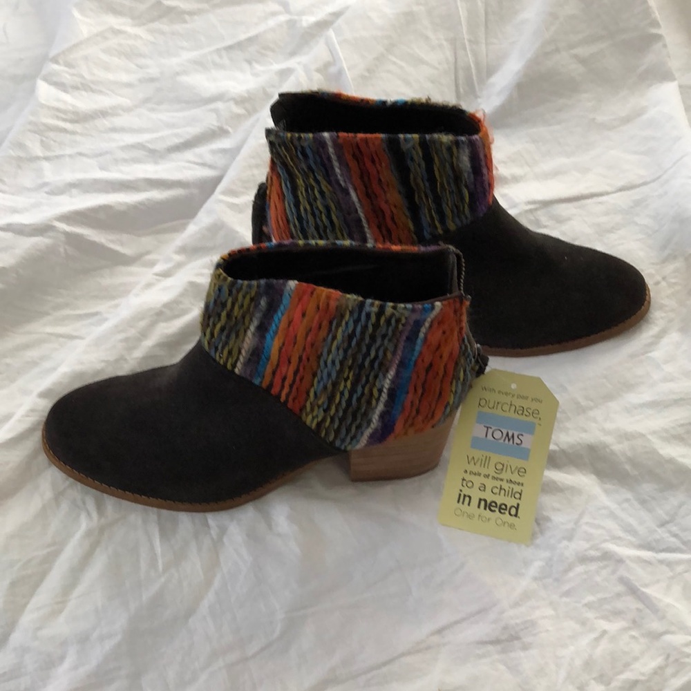 Toms brown suede boots size 10